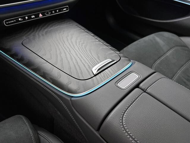 Mercedes-Benz E-estate 300 e AMG Nightpakket Plug-In Hybride | Trekhaak | Panoramadak | Distronic | Memory | 360°-camera | CarPlay | Stuur en Stoelverwarming | Inclusief 24 maanden Mercedes-Benz Certified garantie voor Europa.