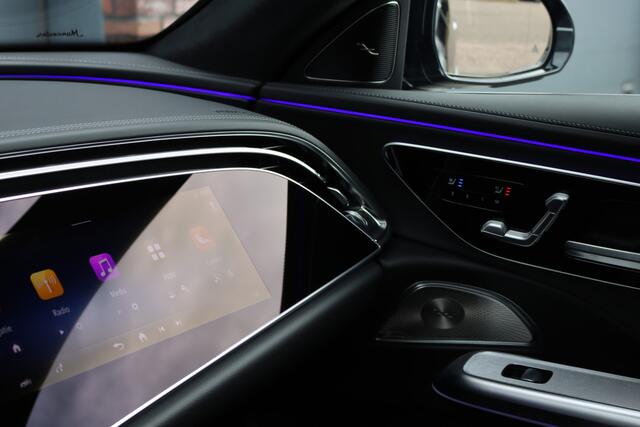 Mercedes-Benz E-estate 300 de 4MATIC AMG Line | Luchtvering | Hyperscreen | Distronic+ | HUD | Nappa Leder | Stoelventilatie | Vlakkenverwarming | Massage | 3D-Display |