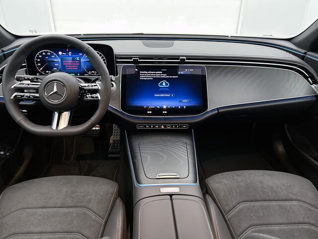 Mercedes-Benz E-estate 300 e Business Solution AMG | Winterpakket | Nightpakket | Comfortpakket Plus | Trekhaak | Panoramaschuifdak | 360° camera | 20-inch multispaak AMG velgen | GUARD 360° |