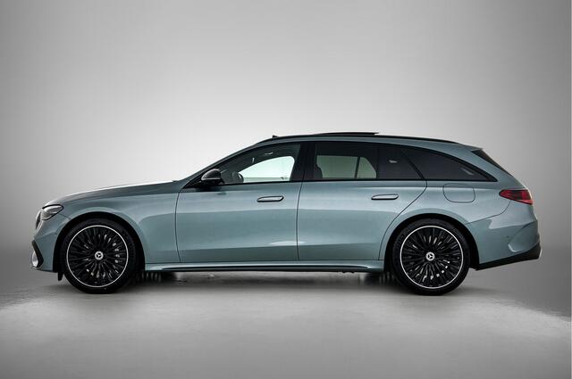 Mercedes-Benz E-estate 300 e Business Solution AMG | Winterpakket | Nightpakket | Comfortpakket Plus | Trekhaak | Panoramaschuifdak | 360° camera | 20-inch multispaak AMG velgen |