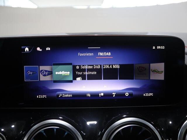 Mercedes-Benz EQA 250+ AMG Line 71 kWh | Head-up display | Panoramaschuifdak | Stoelverwarming | Smartphone-integratie | Easypack-achterklep |