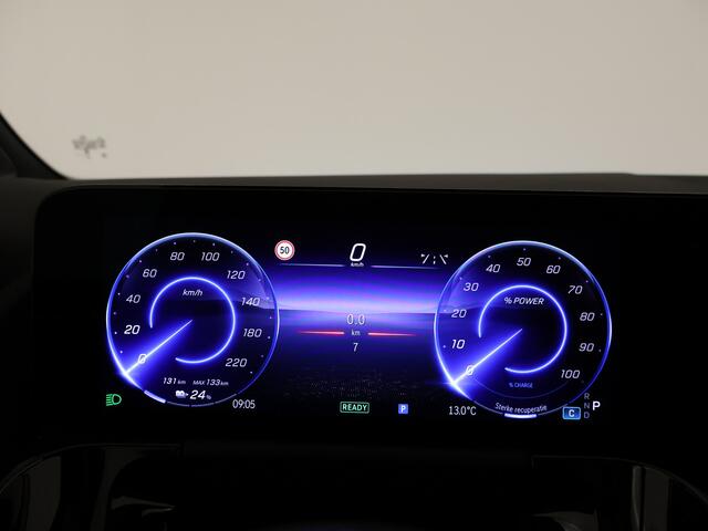 Mercedes-Benz EQA 250+ Business Line 71 kWh | Trekhaak | Parkeerpakket met achteruitrijcamera | EASY PACK achterklep | Extra USB-poorten | Sfeerverlichting | Dodehoekassistent | Verwarmde stoelen vooraan |