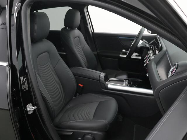 Mercedes-Benz EQA 250+ Business Line 71 kWh | Panoramadak | Virtual Cockpit | Sfeerverlichting | Dodehoekdetectie | Led High Performance |