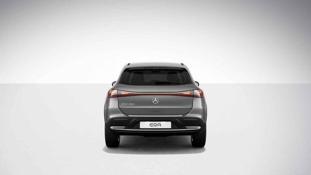 Mercedes-Benz EQA 250 Luxury Line 67 kWh | Facelift | Getint glas | Winter pakket | Apple Carplay |
