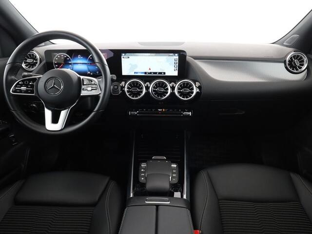 Mercedes-Benz EQA 250 Progressive 67 kWh | Stoelverwarming | Apple CarPlay | MBUX Augmented Reality für Navigation | Ledkoplampen. Inclusief 48 maanden MB Certified garantie voor Europa.