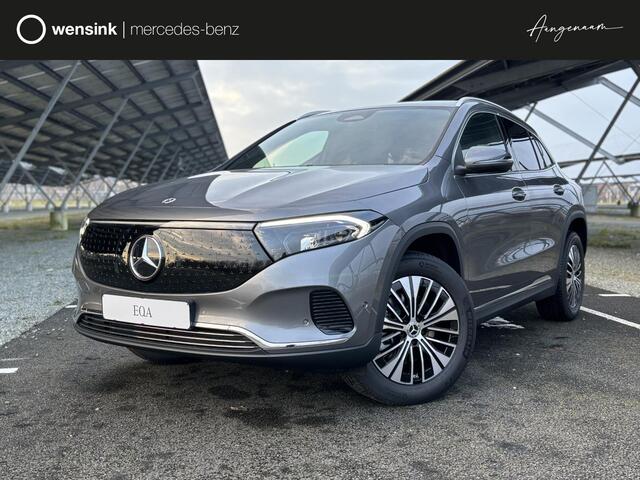 Mercedes-Benz EQA 250+ Business Line 71 kWh | Panoramadak | Trekhaak | Sfeerverlichting | Parkeercamera | Stoelverwarming |