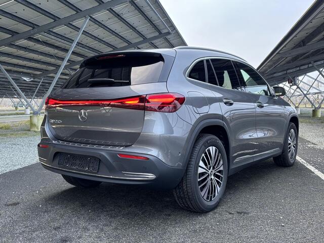 Mercedes-Benz EQA 250+ Business Line 71 kWh | Panoramadak | Trekhaak | Sfeerverlichting | Parkeercamera | Stoelverwarming |