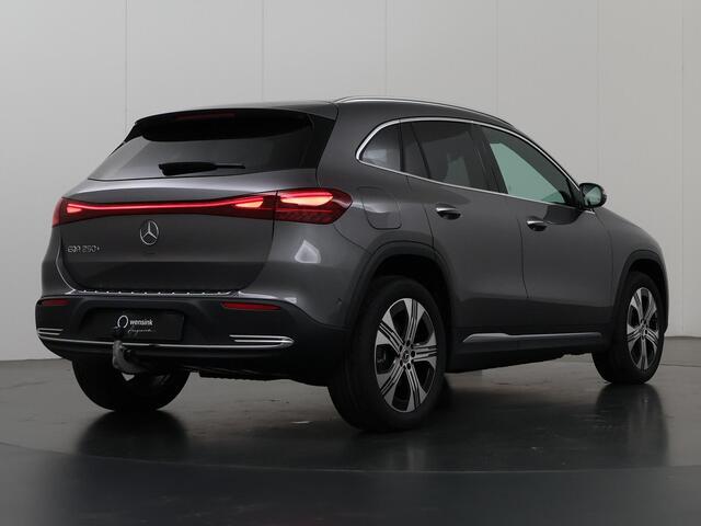 Mercedes-Benz EQA 250+ Luxury Line | Panoramadak | Sfeerverlichting | Trekhaak | Keyless Go | 19 Inch | Getint Glas | Carplay
