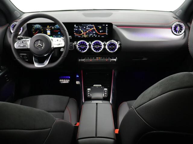 Mercedes-Benz EQA 250 Sport Edition 67 kWh | Panoramadak | 20" AMG velgen | Burmester surround sound system | 20" AMG Velgen | Sfeerverlichting |