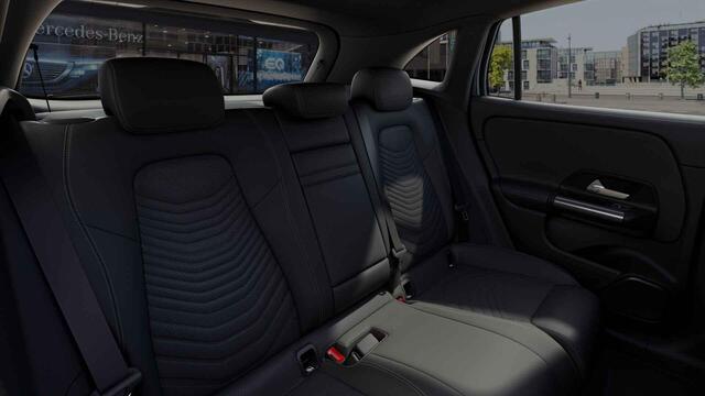 Mercedes-Benz EQA 250 67 kWh | Stoelverwarming | Apple carplay | Getint glas |