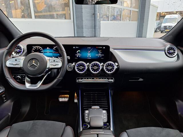 Mercedes-Benz EQA 250+ Business Edition | AMG | Nightpakket | Business Plus | Panoramadak | 360° Camera | Sfeerverlichting | Memorystoelen Verwarmd | Apple & Android Carplay