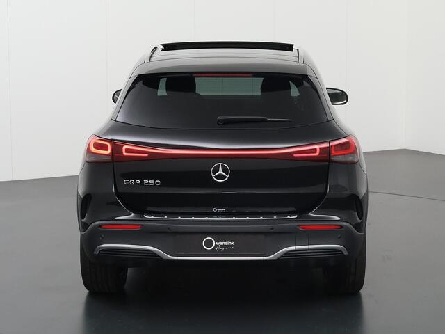 Mercedes-Benz EQA 250 AMG Line 67 kWh | Panoramadak | Keyless Entry | Sfeerverlichting | Achteruitrijcamera |