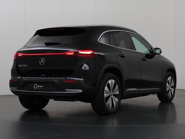 Mercedes-Benz EQA 250+ Essential Line 71 kWh | Dodehoekassistent | Achteruitrijcamera | LED High Performance | Digitaal Display | Stoelverwarming | DAB+ |