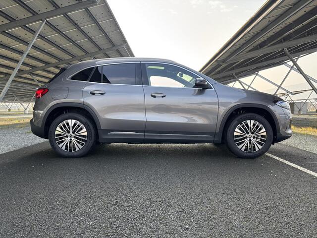 Mercedes-Benz EQA 250+ Business Line 71 kWh | Panoramadak | Sfeerverlichting | Stoelverwarming | Parkeercamera |