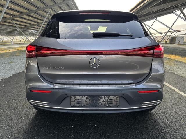 Mercedes-Benz EQA 250+ Business Line 71 kWh | Panoramadak | Sfeerverlichting | Stoelverwarming | Parkeercamera |