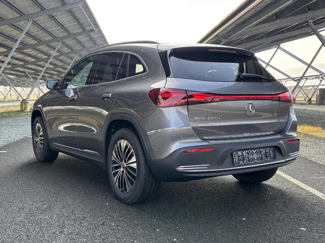Mercedes-Benz EQA 250+ Business Line 71 kWh | Panoramadak | Sfeerverlichting | Stoelverwarming | Parkeercamera |