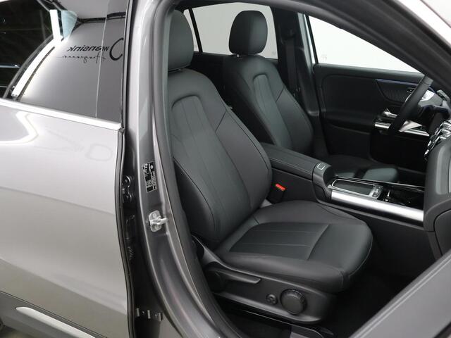 Mercedes-Benz EQA 250+ Luxury Line Trekhaak | Donker getint glas | Panorama dak | Sfeerverlichting