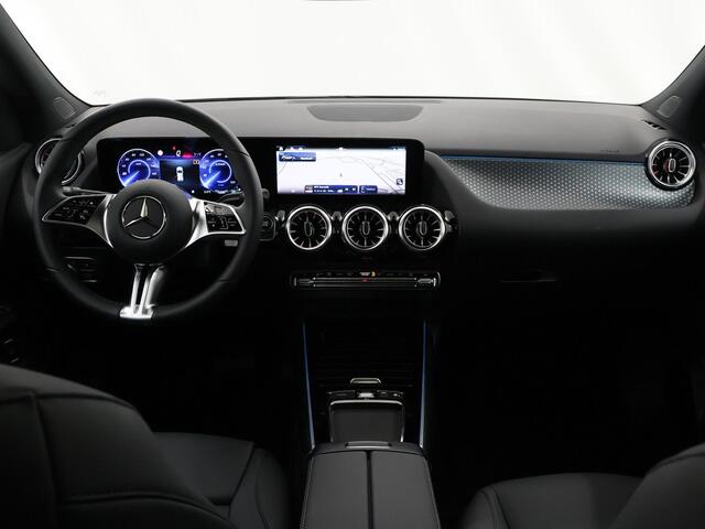 Mercedes-Benz EQA 250+ Luxury Line | Trekhaak | 19inch | Donker glas | Keyless | Panoramadak