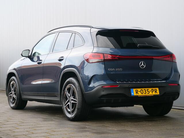 Mercedes-Benz EQA 250 191pk AMG Line 67 kWh Sfeerverlichting / Navigatie / Adaptive Cruise / Stoelverwarming