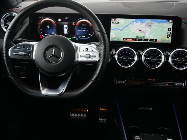 Mercedes-Benz EQA 250 191pk AMG Line 67 kWh Sfeerverlichting / Navigatie / Adaptive Cruise / Stoelverwarming