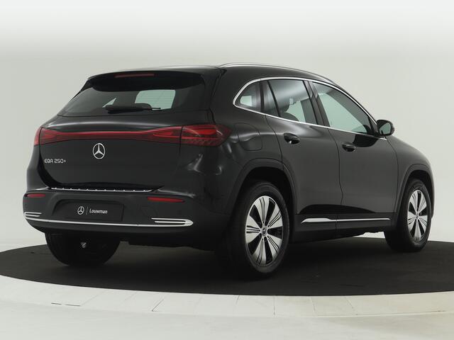 Mercedes-Benz EQA 250+ Essential Plus | Parkeerpakket met achteruitrijcamera | EASY PACK achterklep | | Sfeerverlichting | Stoelverwarming | Spiegelpakket | Extra USB-poorten