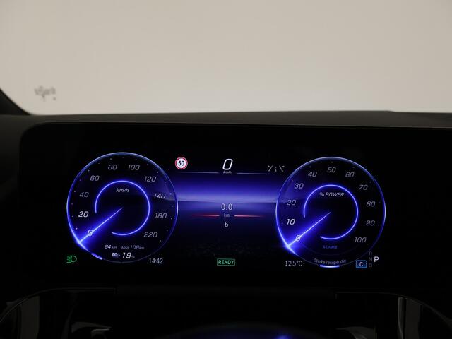Mercedes-Benz EQA 250+ Essential Plus | Parkeerpakket met achteruitrijcamera | EASY PACK achterklep | | Sfeerverlichting | Stoelverwarming | Spiegelpakket | Extra USB-poorten