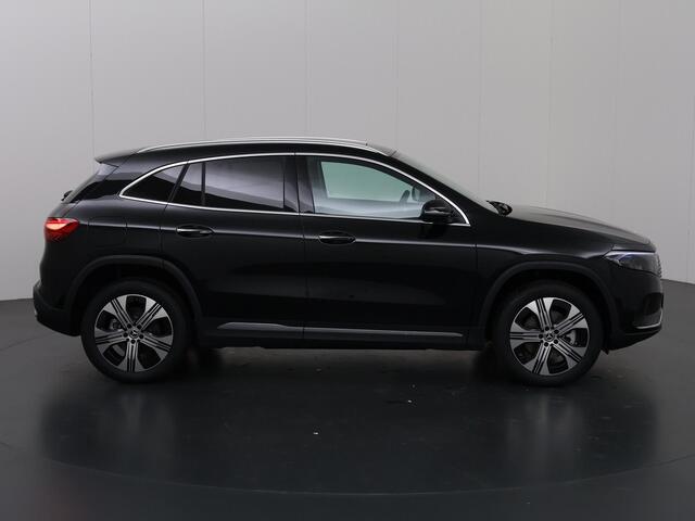 Mercedes-Benz EQA 250+ Luxury Line 250+ Luxury Line 71 kWh Panoramadak | Wegklapbare trekhaak | 19 inch LM velgen