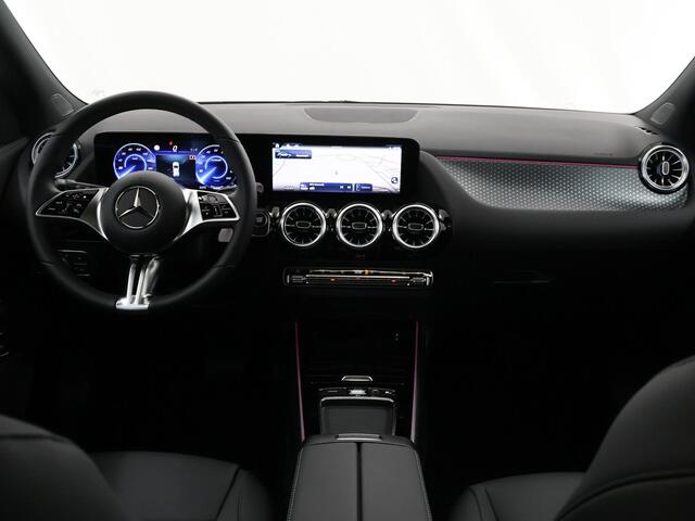 Mercedes-Benz EQA 250+ Luxury Line 250+ Luxury Line 71 kWh Panoramadak | Wegklapbare trekhaak | 19 inch LM velgen