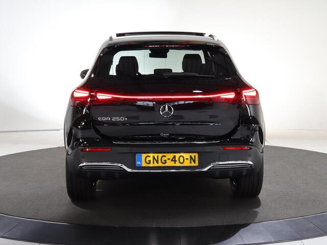 Mercedes-Benz EQA 250+ AMG Line 71 kWh | Keyless go | Stoelverwarming | Smartphone-integratie | Panoramaschuifdak | Achteruitrijcamera |