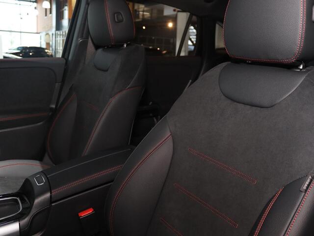 Mercedes-Benz EQA 250+ AMG Line 71 kWh | Keyless go | Stoelverwarming | Smartphone-integratie | Panoramaschuifdak | Achteruitrijcamera |