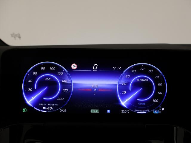 Mercedes-Benz EQA 250+ Business Line 71 kWh | Parkeerpakket met 360°-camera | GUARD 360° Voertuigbescherming Plus | EASY PACK achterklep | Extra USB-poorten | Dodehoekassistent | Sfeerverlichting | Verwarmde stoelen vooraan |