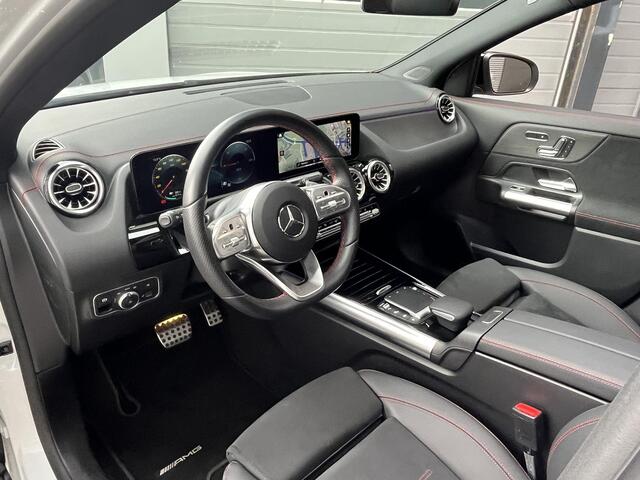 Mercedes-Benz EQA 250 | Panoramadak | AMG Line | Premium Pakket | Night Pakket | Panoramadak | Trekhaak | Elektrisch Verstelbare Voorstoelen + Memory | Dodehoekassistent | Advanced Sound System | Apple CarPlay | Android Auto | Alarm | Sfeerverlichting | Showmodel