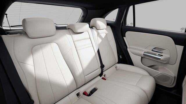 Mercedes-Benz EQA 250 Luxury Line 69 kWh | Beige bekleding | Apple carplay | Getint glas |