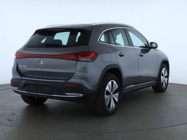 Mercedes-Benz EQA 250 Progressive 67 kWh | Led Koplampen | MBUX augmented reality voor navigatie | Achteruitrijcamera | Apple CarPlay. Inclusief 24 maanden MB Certified garantie voor Europa.