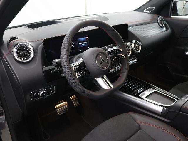 Mercedes-Benz EQA 250+ AMG Line 71 kWh | Night | Panoramadak | Burmester | Head-up display | Memory stoelen | Sfeerverlichting | 360 camera |