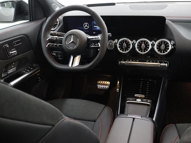 Mercedes-Benz EQA 250+ AMG Line 71 kWh | Night | Panoramadak | Burmester | Head-up display | Memory stoelen | Sfeerverlichting | 360 camera |