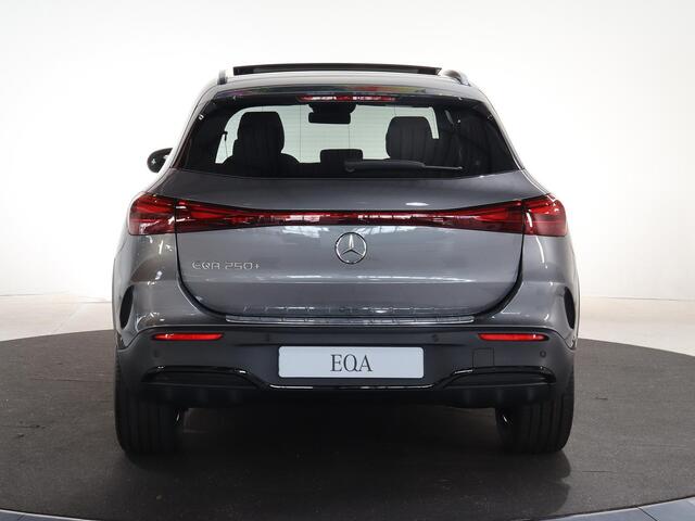 Mercedes-Benz EQA 250+ AMG Line 71 kWh | Panoramadak | Apple Car Play | Night pakket | Premium pakket | Keyless-Go | Camera | DAB+