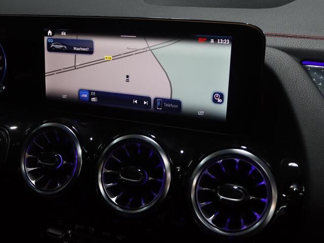 Mercedes-Benz EQA 250+ AMG Line 71 kWh | Panoramadak | Apple Car Play | Night pakket | Premium pakket | Keyless-Go | Camera | DAB+