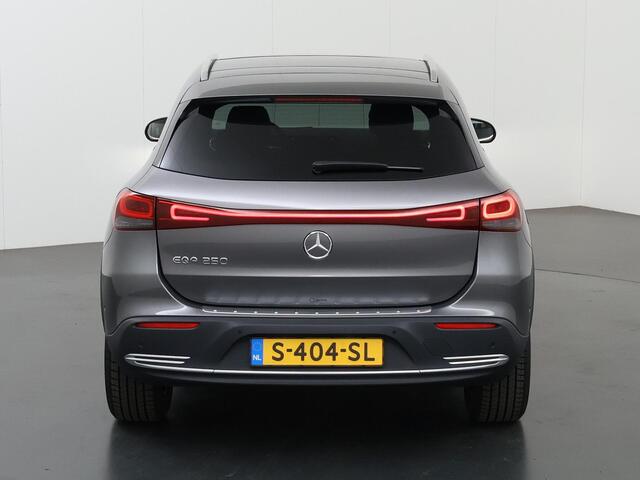 Mercedes-Benz EQA 250 Luxury Line 67 kWh | Panorama-schuifdak | Sfeerverlichting | Augmented Reality | Dodehoekassistent |