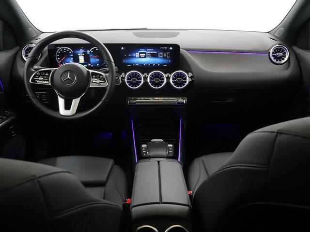 Mercedes-Benz EQA 250 Luxury Line 67 kWh | Panorama-schuifdak | Sfeerverlichting | Augmented Reality | Dodehoekassistent |
