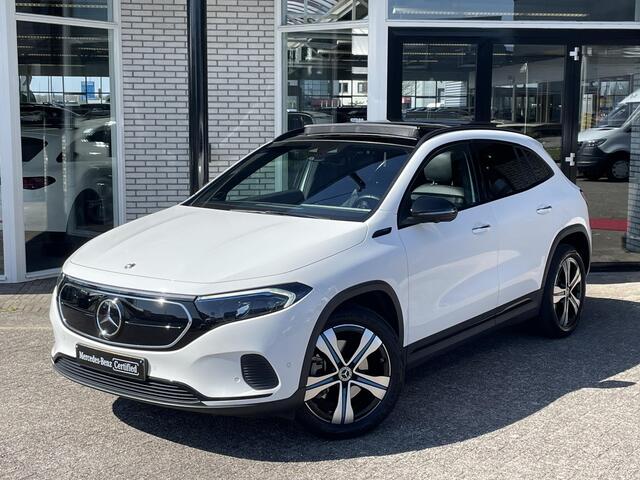 Mercedes-Benz EQA 250 | Panoramadak | Trekhaak | RijAssistent
