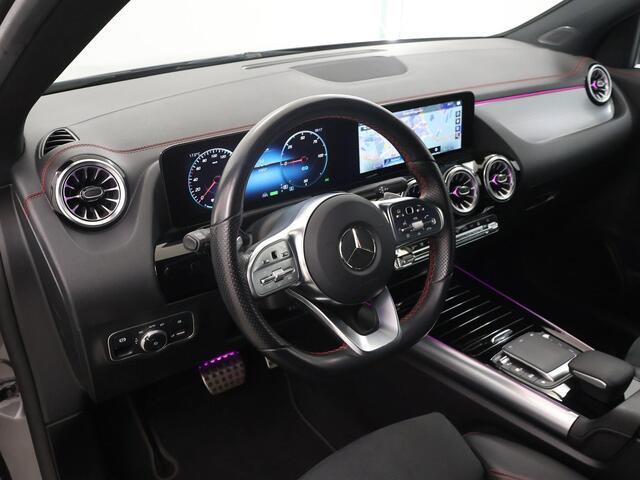 Mercedes-Benz EQA 250 Business Solution AMG 67 kWh | Adaptieve Cruise | Achteruitrijcamera | DISTRONIC | DAB+ Radio | Stoelverwarming | Sfeerverlichting | Rijassistentiepakket |