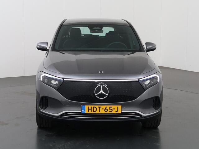 Mercedes-Benz EQA 250+ Luxury Line 71 kWh | Winter pakket | Dodehoek assistent | Apple carplay | Sfeer verlichting | Stoelverwarming | Achteruitrijcamera | Dakreling | Widescreen |