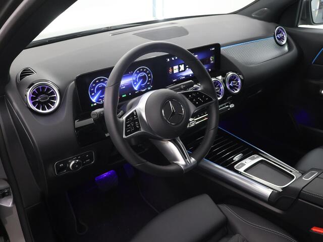 Mercedes-Benz EQA 250+ Luxury Line 71 kWh | Winter pakket | Dodehoek assistent | Apple carplay | Sfeer verlichting | Stoelverwarming | Achteruitrijcamera | Dakreling | Widescreen |