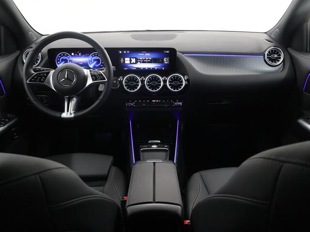 Mercedes-Benz EQA 250+ Luxury Line 71 kWh | Winter pakket | Dodehoek assistent | Apple carplay | Sfeer verlichting | Stoelverwarming | Achteruitrijcamera | Dakreling | Widescreen |