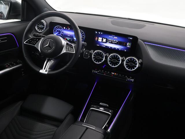 Mercedes-Benz EQA 250+ Luxury Line 71 kWh | Winter pakket | Dodehoek assistent | Apple carplay | Sfeer verlichting | Stoelverwarming | Achteruitrijcamera | Dakreling | Widescreen |