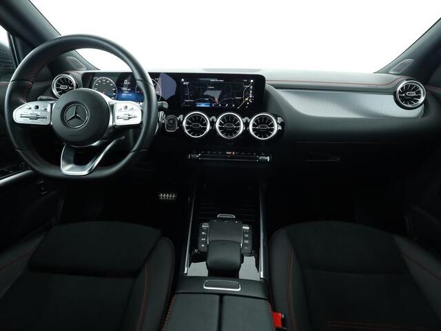 Mercedes-Benz EQA 250 AMG Line 67 kWh AMG Line | Stoelverwarming | Ledkoplampen | Dodehoekassistent | Sfeerverlichting. Inclusief 24 maanden Mercedes-Benz Certified garantie voor Europa.