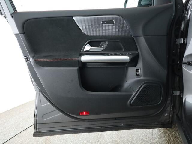 Mercedes-Benz EQA 250 AMG Line 67 kWh AMG Line | Stoelverwarming | Ledkoplampen | Dodehoekassistent | Sfeerverlichting. Inclusief 24 maanden Mercedes-Benz Certified garantie voor Europa.