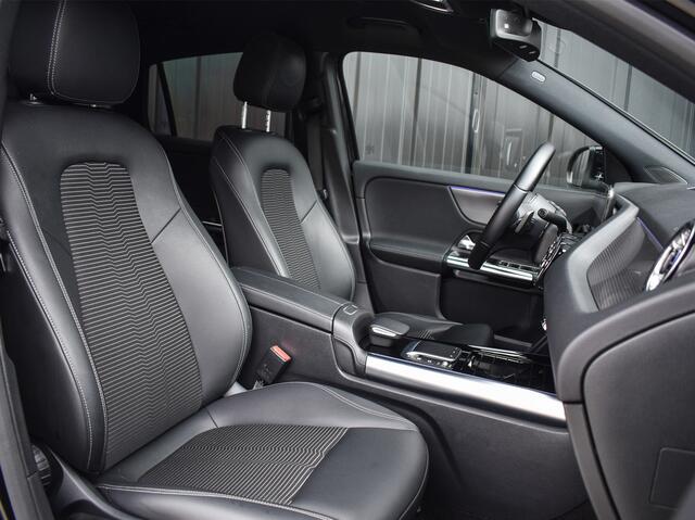 Mercedes-Benz EQA 250 Luxury Line 67 kWh | ELEKTR. TREKHAAK | AMBIANCE SFEER VERLICHTING | ACHTERUITRIJ CAMERA | STOELVERWARMING | ELEKTR. ACHTERKLEP