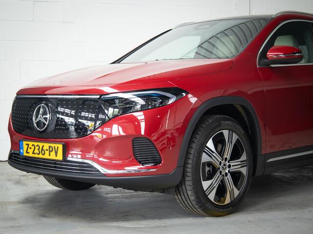 Mercedes-Benz EQA 250+ Luxury Line Panorama dak